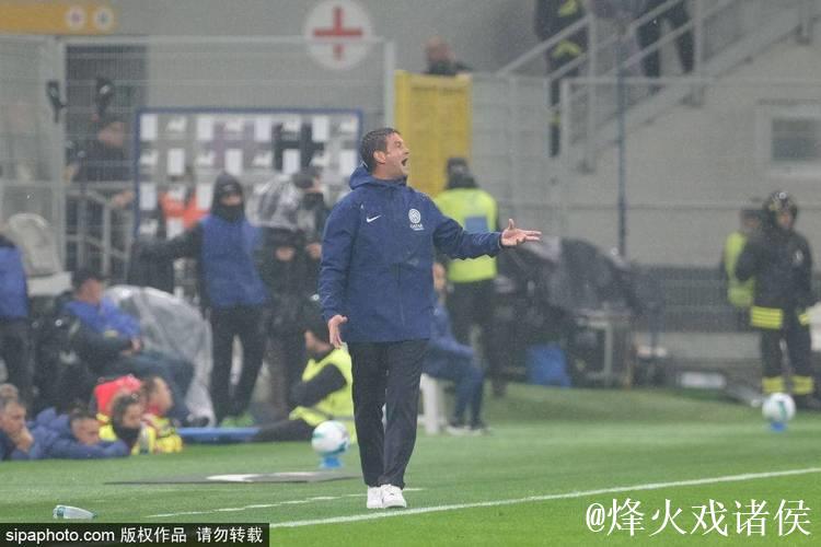 佛罗伦萨采取封闭式管理惩罚球员，瓦诺利帅位不稳